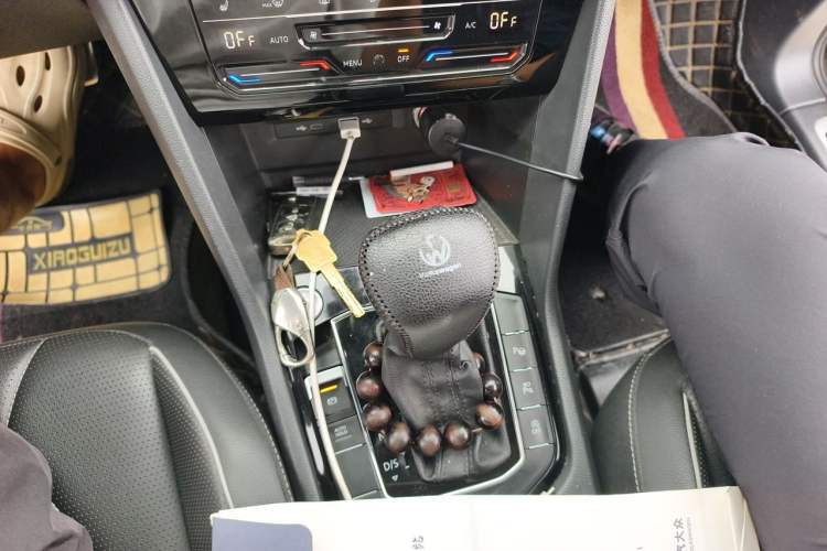 Used Volkswagen Tiguan L 2022 330TSI Automatic Two-Wheel Drive R-Line Enhanced Edition Gear Lever