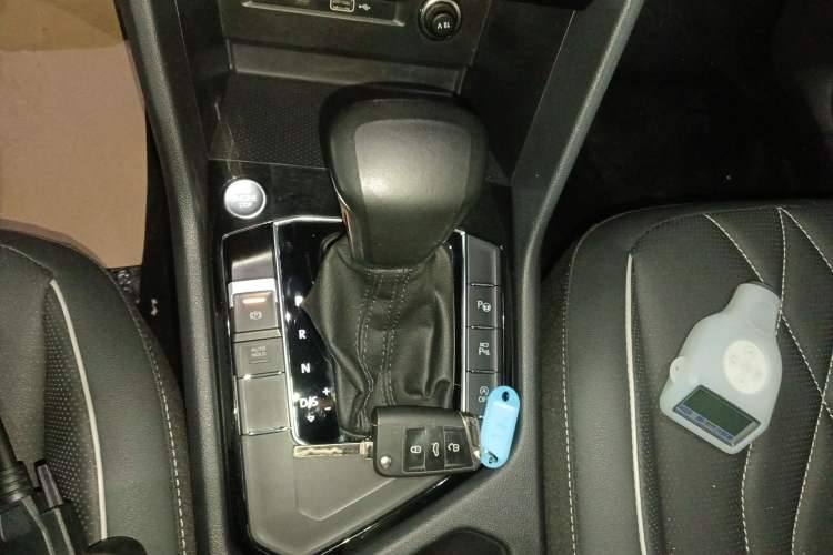 Used Volkswagen Tiguan L 2022 330TSI Automatic Two-Wheel Drive R-Line Enhanced Edition Gear Lever