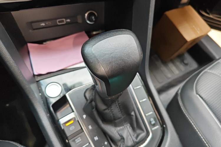 Used Volkswagen Tiguan L 2022 330TSI Automatic Two-Wheel Drive Smart Edition Gear Lever