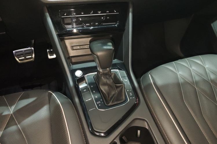 Used Volkswagen Tiguan L 2022 330TSI Automatic Two-Wheel Drive R-Line Enhanced Edition Gear Lever