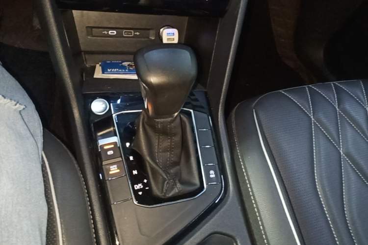 Used Volkswagen Tiguan L 2022 330TSI Automatic Two-Wheel Drive Smart Edition Gear Lever