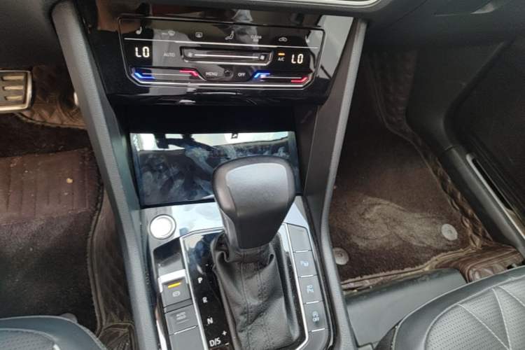 Used Volkswagen Tiguan L 2022 330TSI Automatic Two-Wheel Drive R-Line Enhanced Edition Gear Lever