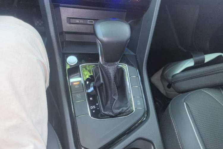 Used Volkswagen Tiguan L 2022 330TSI Automatic Two-Wheel Drive Smart Edition Gear Lever