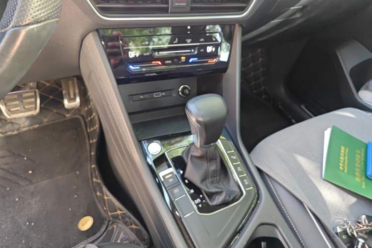 Used Volkswagen Tiguan L 2022 330TSI Automatic Two-Wheel Drive R-Line Enhanced Edition Gear Lever