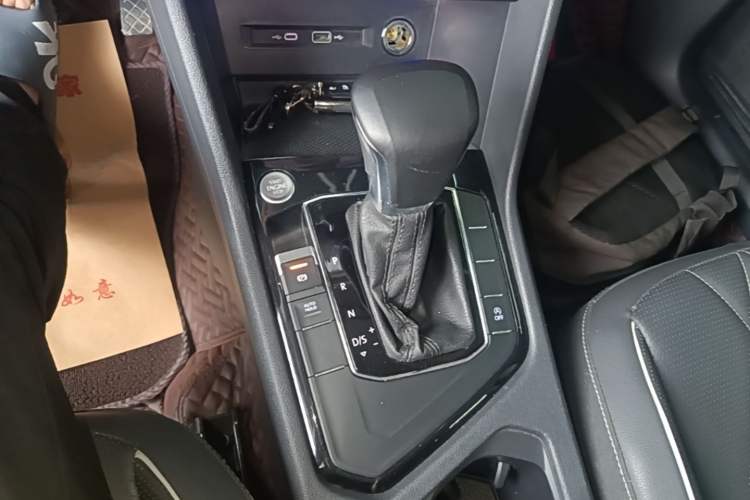 Used Volkswagen Tiguan L 2022 330TSI Automatic Two-Wheel Drive Smart Edition Gear Lever
