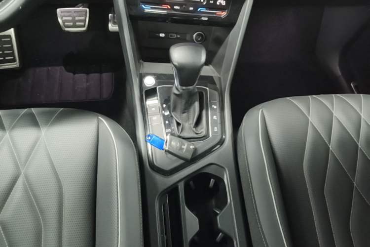 Used Volkswagen Tiguan L 2022 330TSI Automatic Two-Wheel Drive R-Line Enhanced Edition Gear Lever