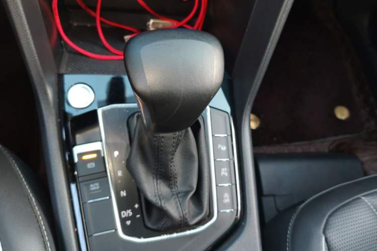 Used Volkswagen Tiguan L 2022 330TSI Automatic Two-Wheel Drive R-Line Enhanced Edition Gear Lever
