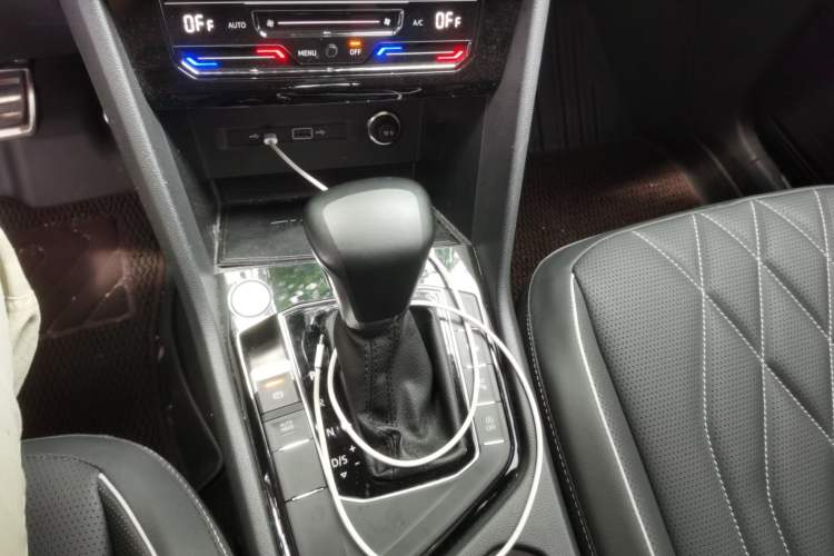 Used Volkswagen Tiguan L 2022 330TSI Automatic Two-Wheel Drive R-Line Enhanced Edition Gear Lever