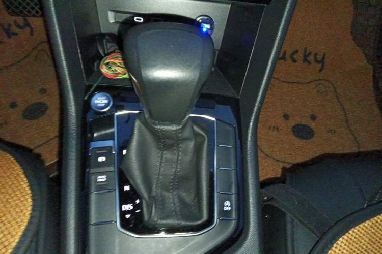 Used Volkswagen Tiguan L 2022 330TSI Automatic Two-Wheel Drive Smart Edition Gear Lever