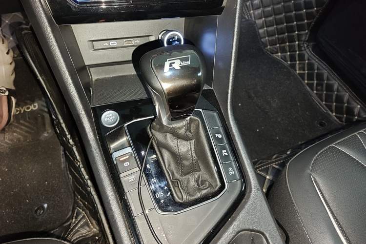 Used Volkswagen Tiguan L 2022 330TSI Automatic Two-Wheel Drive R-Line Enhanced Edition Gear Lever