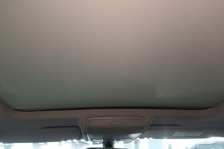 Used Volkswagen Tiguan L 2022 330TSI Automatic Two-Wheel Drive R-Line Enhanced Edition Headliner