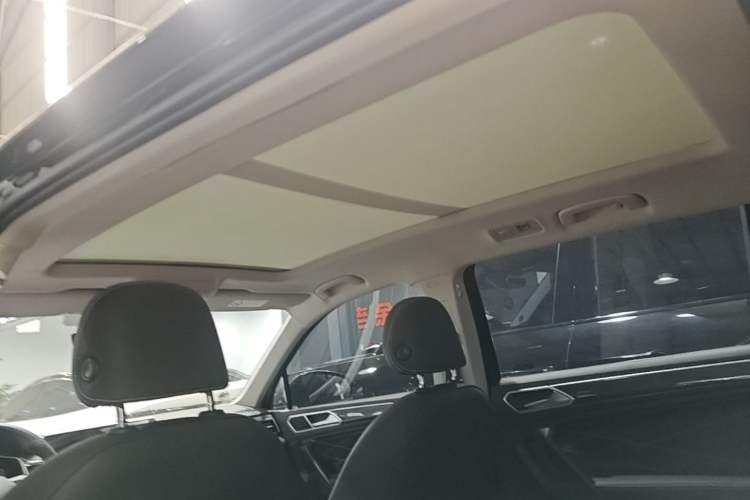 Used Volkswagen Tiguan L 2022 330TSI Automatic Two-Wheel Drive R-Line Enhanced Edition Headliner