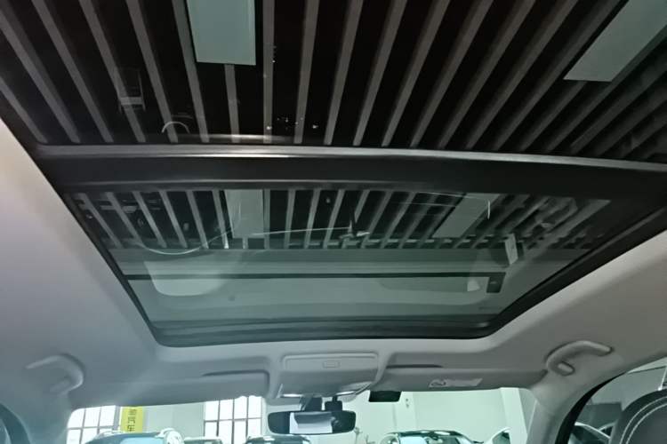 Used Volkswagen Tiguan L 2022 330TSI Automatic Two-Wheel Drive R-Line Enhanced Edition Headliner