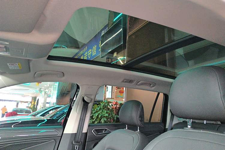 Used Volkswagen Tiguan L 2022 330TSI Automatic Two-Wheel Drive R-Line Enhanced Edition Headliner