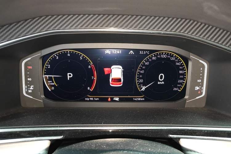 Used Volkswagen Tiguan L 2022 380TSI Automatic All-Wheel Drive R-Line Enhanced Comfort 7-Seater Instrument Cluster