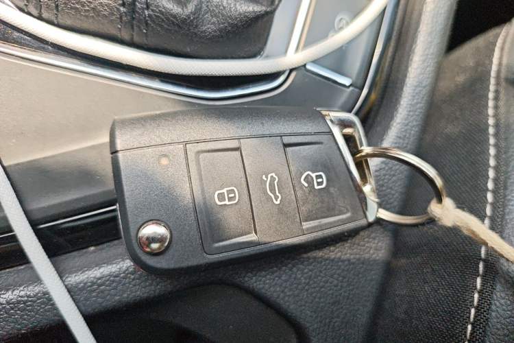 Used Volkswagen Tiguan L 2022 330TSI Automatic Two-Wheel Drive Smart Edition Interior 1
