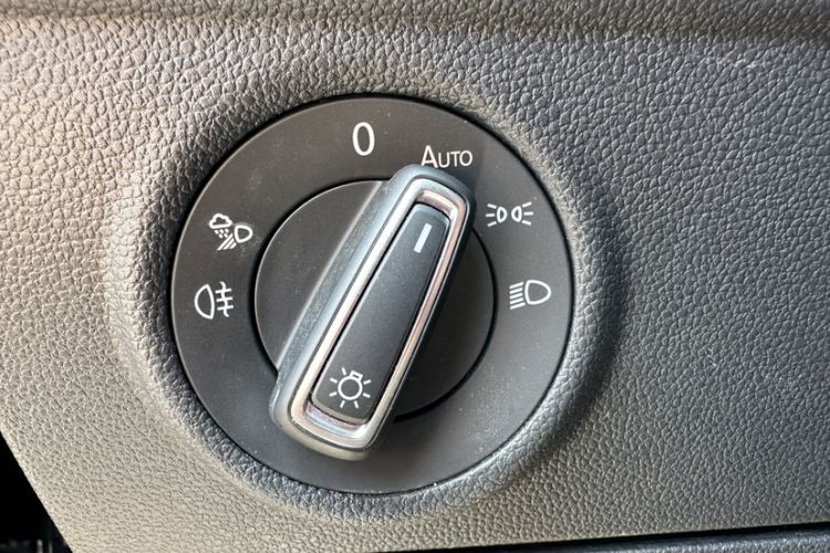 Used Volkswagen Tiguan L 2022 330TSI Automatic Two-Wheel Drive R-Line Enhanced Edition Interior 1