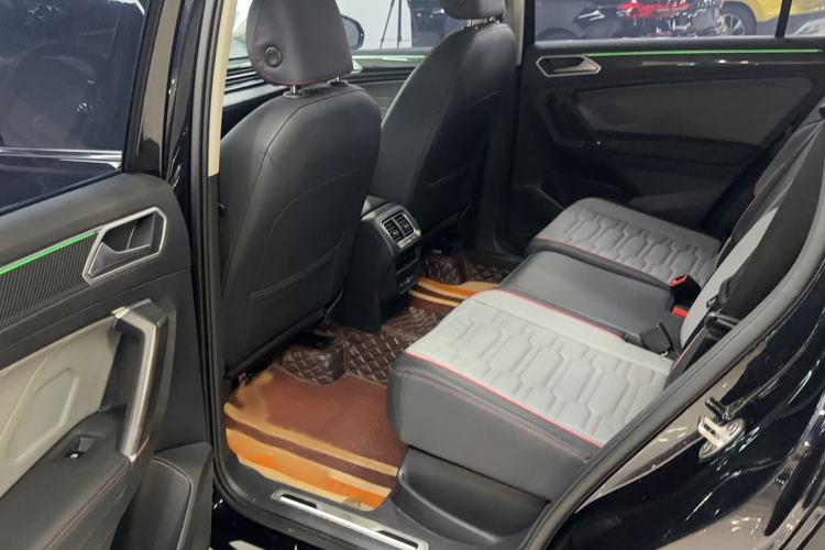 Used Volkswagen Tiguan L 2022 330TSI Automatic Two-Wheel Drive R-Line Flagship Edition Interior 1