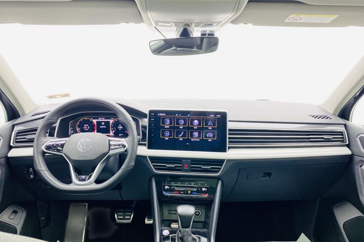 Used Volkswagen Tiguan L 2022 330TSI Automatic Two-Wheel Drive R-Line Enhanced Edition Interior 11
