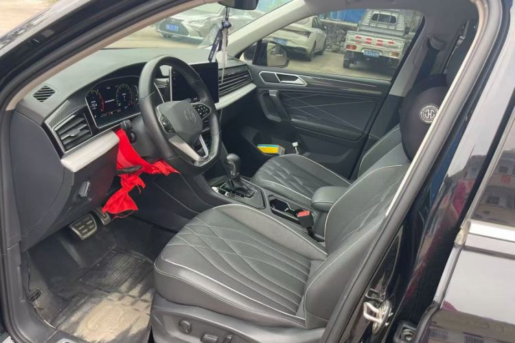 Used Volkswagen Tiguan L 2022 330TSI Automatic Two-Wheel Drive R-Line Enhanced Edition Interior 2