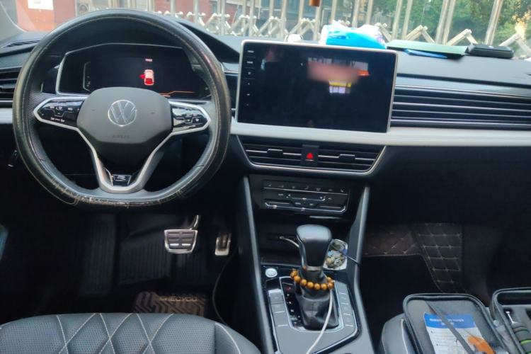 Used Volkswagen Tiguan L 2022 330TSI Automatic Two-Wheel Drive R-Line Enhanced Edition Interior 2