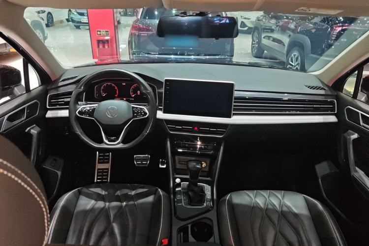 Used Volkswagen Tiguan L 2022 330TSI Automatic Two-Wheel Drive R-Line Enhanced Edition Interior 3