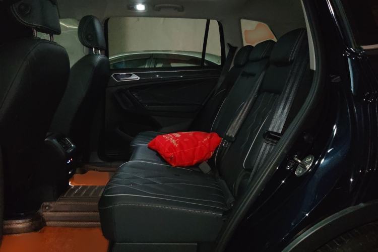 Used Volkswagen Tiguan L 2022 330TSI Automatic Two-Wheel Drive R-Line Enhanced Edition Interior 4