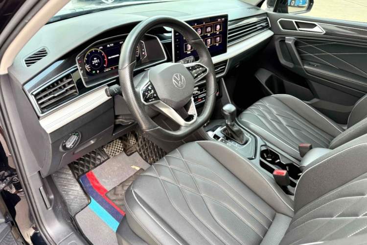 Used Volkswagen Tiguan L 2022 330TSI Automatic Two-Wheel Drive Smart Edition Interior 5