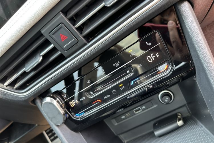 Used Volkswagen Tiguan L 2022 330TSI Automatic Two-Wheel Drive R-Line Enhanced Edition Interior 5