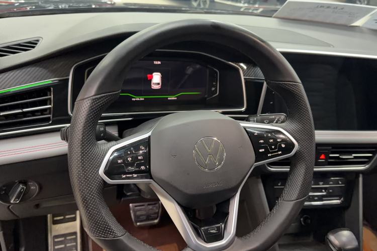 Used Volkswagen Tiguan L 2022 330TSI Automatic Two-Wheel Drive R-Line Flagship Edition Interior 5