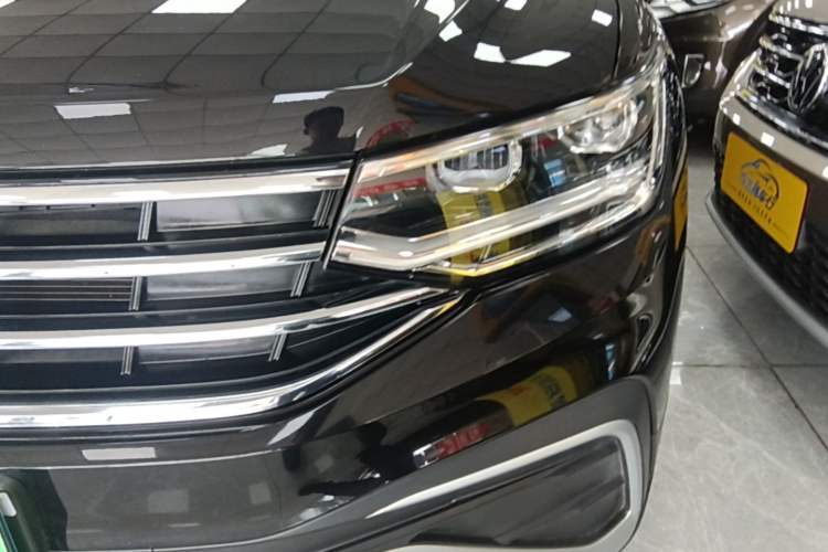 Used Volkswagen Tiguan L 2022 330TSI Automatic Two-Wheel Drive Smart Edition Left Front Headlight