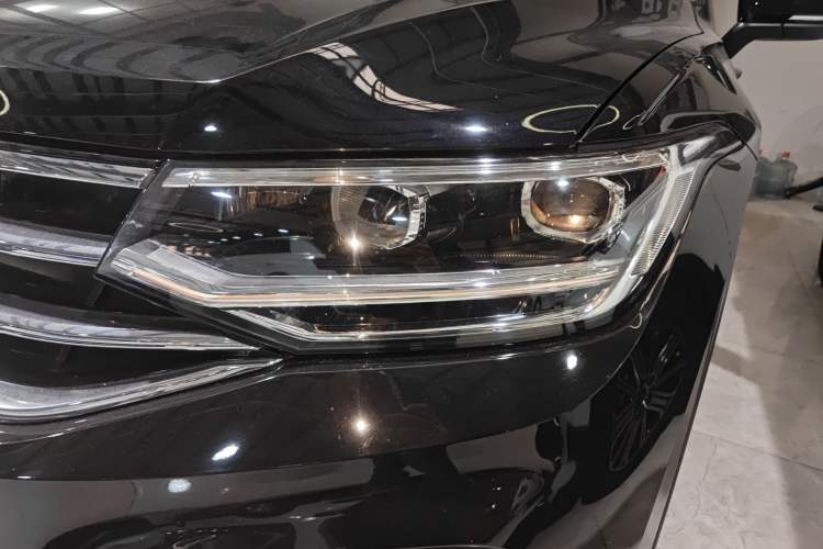 Used Volkswagen Tiguan L 2022 330TSI Automatic Two-Wheel Drive Smart Edition Left Front Headlight
