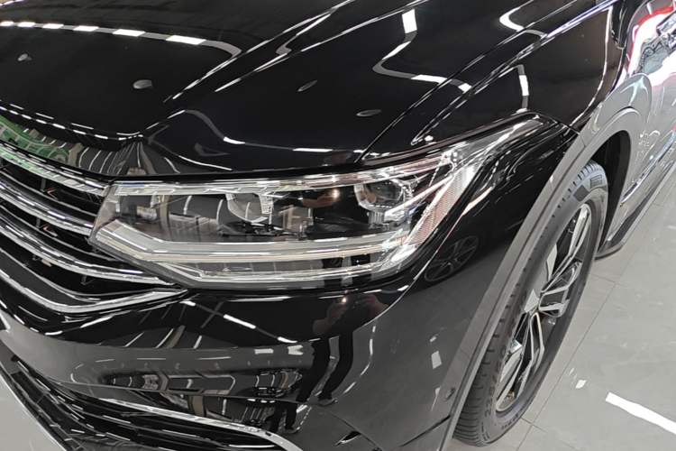 Used Volkswagen Tiguan L 2022 380TSI Automatic All-Wheel Drive R-Line Enhanced Comfort 7-Seater Left Front Headlight
