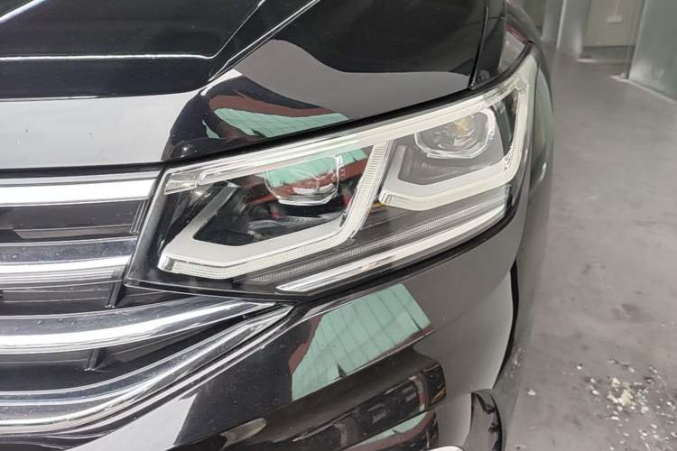 Used Volkswagen Tiguan L 2022 330TSI Automatic Two-Wheel Drive R-Line Flagship Edition Left Front Headlight