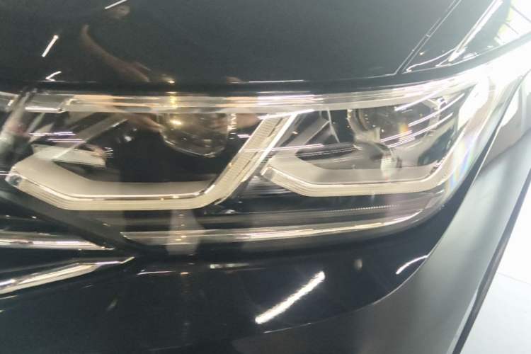 Used Volkswagen Tiguan L 2022 330TSI Automatic Two-Wheel Drive R-Line Flagship Edition Left Front Headlight