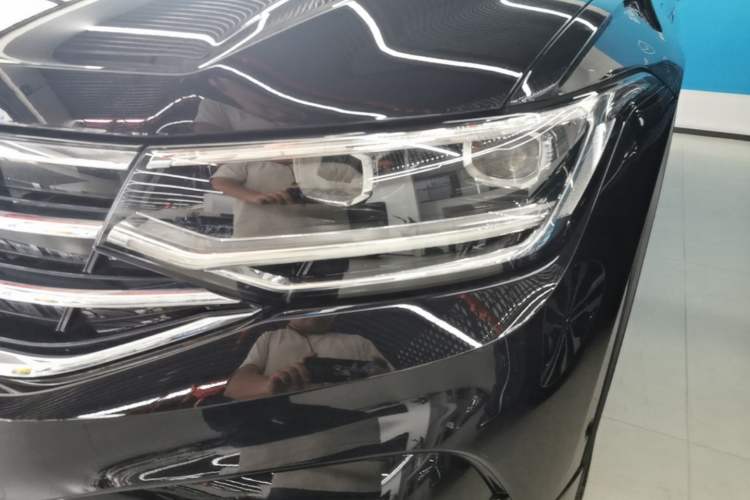 Used Volkswagen Tiguan L 2022 380TSI Automatic All-Wheel Drive R-Line Enhanced Comfort 7-Seater Left Front Headlight