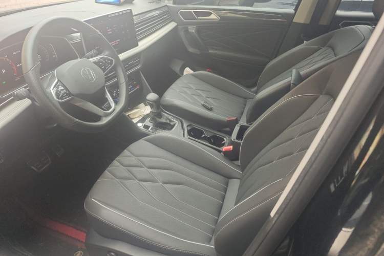 Used Volkswagen Tiguan L 2022 330TSI Automatic Two-Wheel Drive R-Line Enhanced Edition Left Front Seat