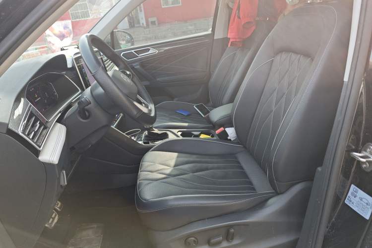 Used Volkswagen Tiguan L 2022 330TSI Automatic Two-Wheel Drive R-Line Enhanced Edition Left Front Seat