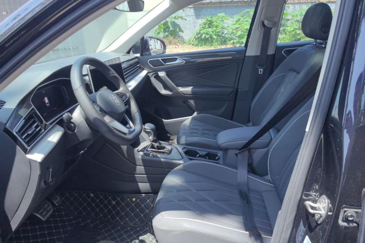 Used Volkswagen Tiguan L 2022 330TSI Automatic Two-Wheel Drive R-Line Enhanced Edition Left Front Seat