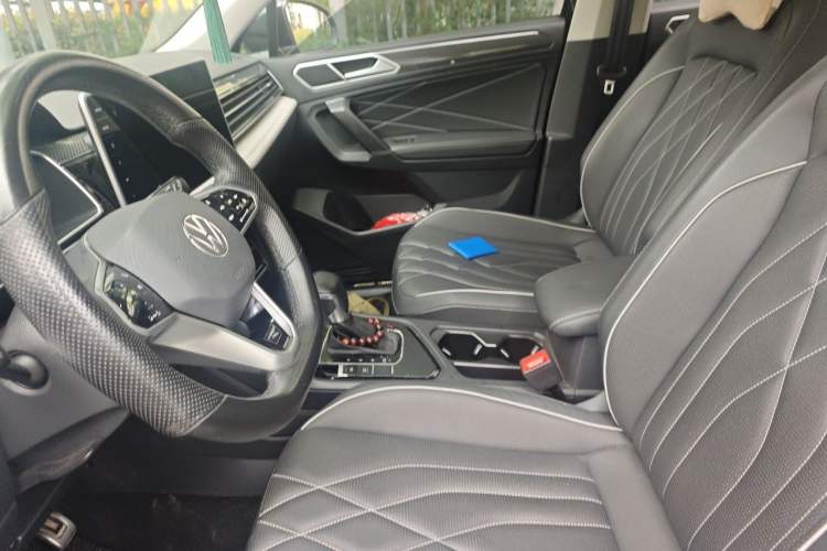 Used Volkswagen Tiguan L 2022 330TSI Automatic Two-Wheel Drive R-Line Flagship Edition Left Front Seat