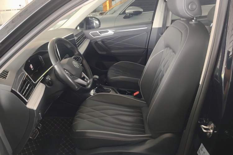 Used Volkswagen Tiguan L 2022 330TSI Automatic Two-Wheel Drive R-Line Enhanced Edition Left Front Seat
