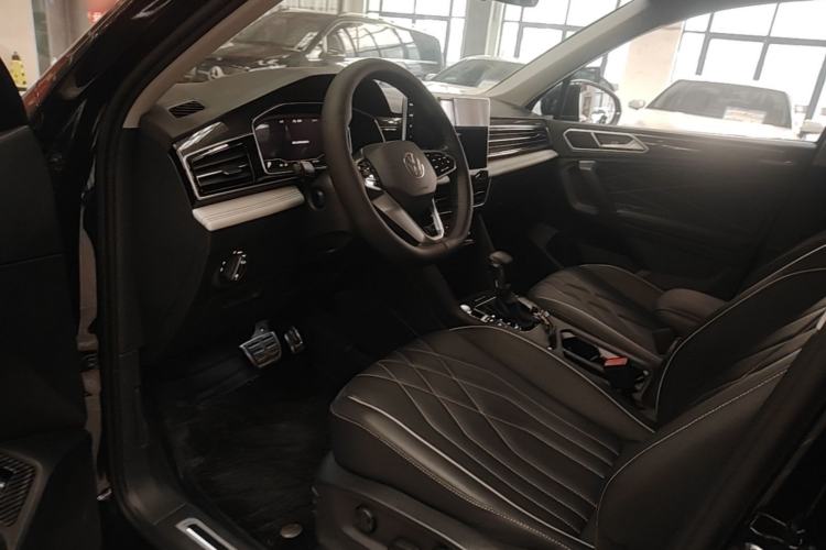 Used Volkswagen Tiguan L 2022 330TSI Automatic Two-Wheel Drive R-Line Enhanced Edition Left Front Seat
