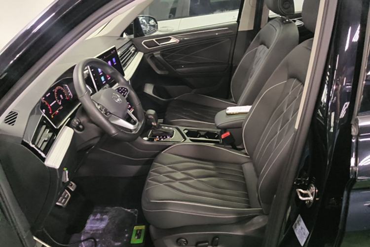 Used Volkswagen Tiguan L 2022 330TSI Automatic Two-Wheel Drive R-Line Enhanced Edition Left Front Seat