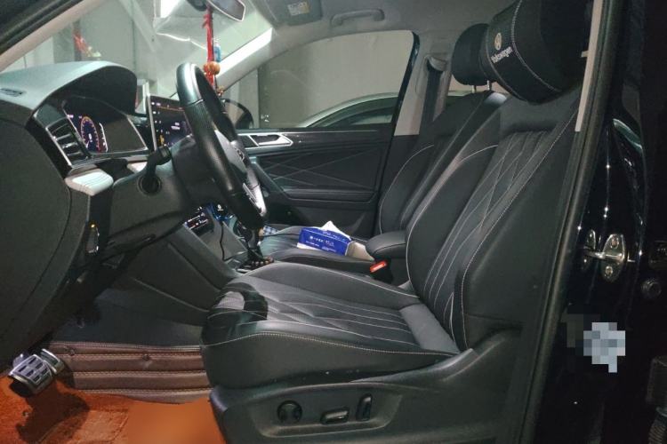 Used Volkswagen Tiguan L 2022 330TSI Automatic Two-Wheel Drive R-Line Enhanced Edition Left Front Seat