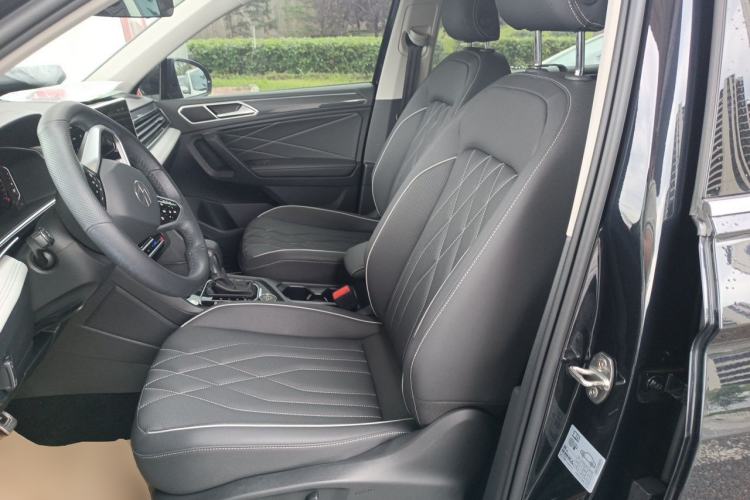 Used Volkswagen Tiguan L 2022 380TSI Automatic All-Wheel Drive R-Line Enhanced Comfort 7-Seater Left Front Seat