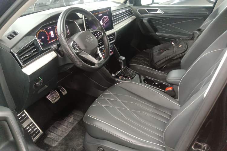 Used Volkswagen Tiguan L 2022 330TSI Automatic Two-Wheel Drive R-Line Enhanced Edition Left Front Seat