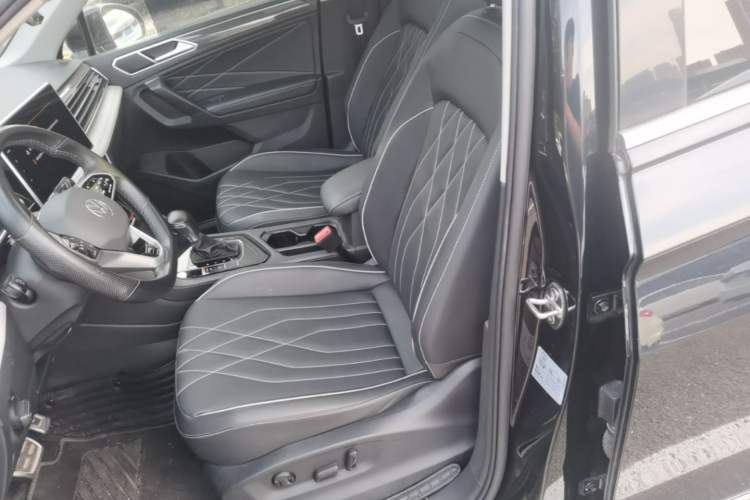 Used Volkswagen Tiguan L 2022 330TSI Automatic Two-Wheel Drive R-Line Enhanced Edition Left Front Seat