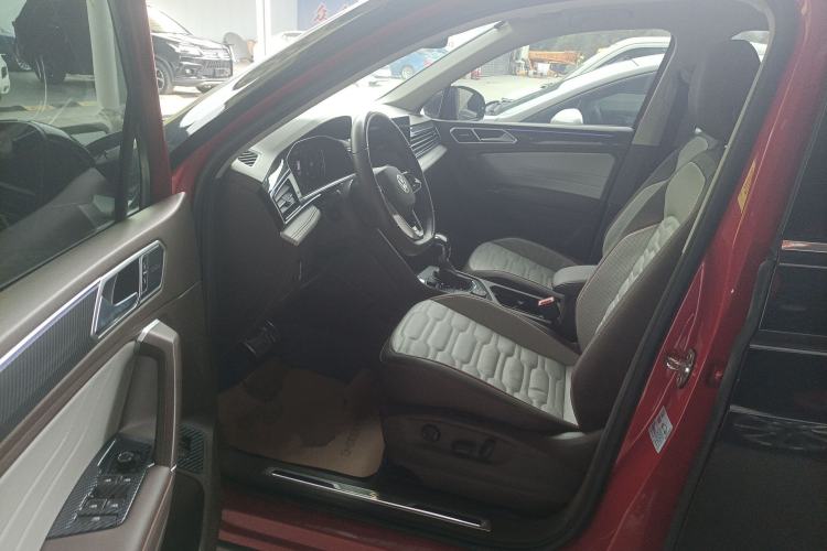 Used Volkswagen Tiguan L 2022 380TSI Automatic All-Wheel Drive R-Line Flagship 7-Seater Left Front Seat