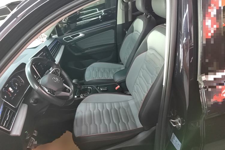 Used Volkswagen Tiguan L 2022 330TSI Automatic Two-Wheel Drive R-Line Flagship Edition Left Front Seat
