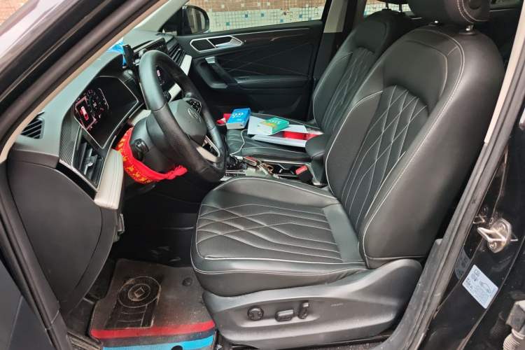 Used Volkswagen Tiguan L 2022 330TSI Automatic Two-Wheel Drive R-Line Enhanced Edition Left Front Seat